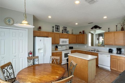 House in Davenport, Florida 6 bedrooms, 257.43 sq.m. № 1629992 - photo 17