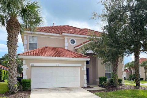 House in Davenport, Florida 6 bedrooms, 257.43 sq.m. № 1629992 - photo 1