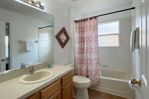 House in Davenport, Florida 6 bedrooms, 257.43 sq.m. № 1629992 - photo 24