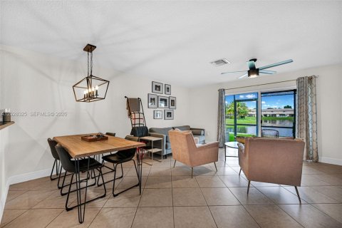 Adosado en venta en Tamarac, Florida, 2 dormitorios, 107.3 m2 № 2089623 - foto 5
