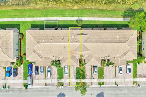 Adosado en venta en Tamarac, Florida, 2 dormitorios, 107.3 m2 № 2089623 - foto 25