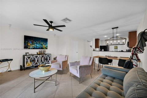 Adosado en venta en Tamarac, Florida, 2 dormitorios, 107.3 m2 № 2089623 - foto 6