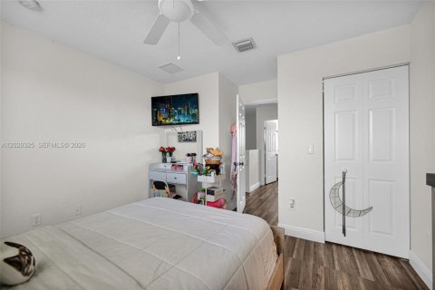 Adosado en venta en Tamarac, Florida, 2 dormitorios, 107.3 m2 № 2089623 - foto 13