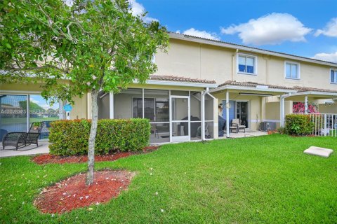 Adosado en venta en Tamarac, Florida, 2 dormitorios, 107.3 m2 № 2089623 - foto 19