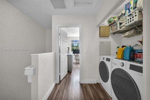 Adosado en venta en Tamarac, Florida, 2 dormitorios, 107.3 m2 № 2089623 - foto 15