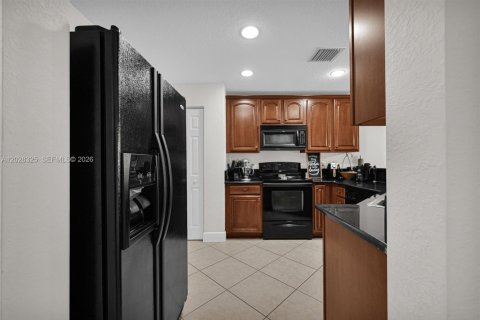 Adosado en venta en Tamarac, Florida, 2 dormitorios, 107.3 m2 № 2089623 - foto 3
