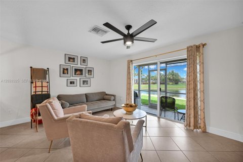 Adosado en venta en Tamarac, Florida, 2 dormitorios, 107.3 m2 № 2089623 - foto 7