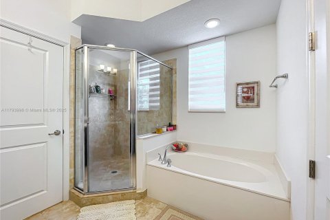 Touwnhouse à vendre à Pembroke Pines, Floride: 4 chambres, 261.61 m2 № 1697316 - photo 22