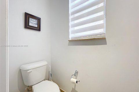 Touwnhouse à vendre à Pembroke Pines, Floride: 4 chambres, 261.61 m2 № 1697316 - photo 23