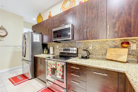 Touwnhouse à vendre à Pembroke Pines, Floride: 4 chambres, 261.61 m2 № 1697316 - photo 11