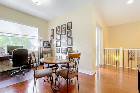 Touwnhouse à vendre à Pembroke Pines, Floride: 4 chambres, 261.61 m2 № 1697316 - photo 27