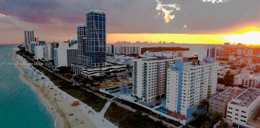 Condo in Miami Beach, Florida, 1 bedroom  № 1867514