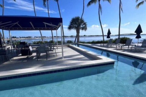 Condominio en venta en Miami, Florida, 2 dormitorios, 102.19 m2 № 1958946 - foto 2