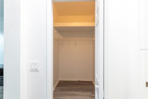 Купить виллу или дом в Ривервью, Флорида 9 комнат, 141.3м2, № 2208838 - фото 19