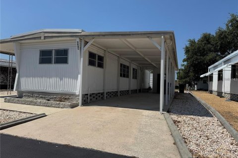 Villa ou maison à louer à Holiday, Floride: 2 chambres, 62.43 m2 № 2399426 - photo 3