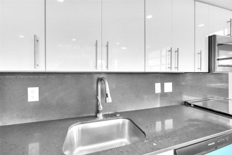 Condominio en venta en Pembroke Pines, Florida, 2 dormitorios, 104.05 m2 № 1932193 - foto 2