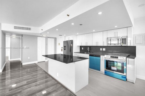 Condominio en venta en Pembroke Pines, Florida, 2 dormitorios, 104.05 m2 № 1932193 - foto 5