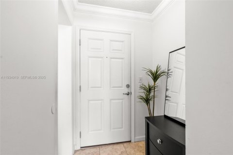 Condo in Miami, Florida, 1 bedroom  № 1993111 - photo 16