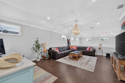 Купить виллу или дом в Сарасота, Флорида 13 комнат, 321.16м2, № 2391194 - фото 28
