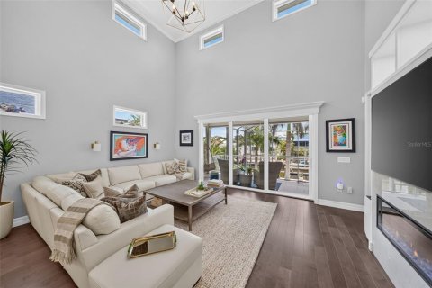 Купить виллу или дом в Сарасота, Флорида 13 комнат, 321.16м2, № 2391194 - фото 14