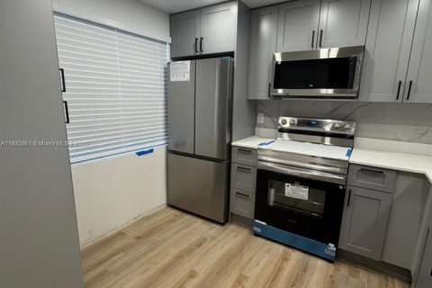 Condominio en alquiler en Fort Myers, Florida, 2 dormitorios № 1941965 - foto 29