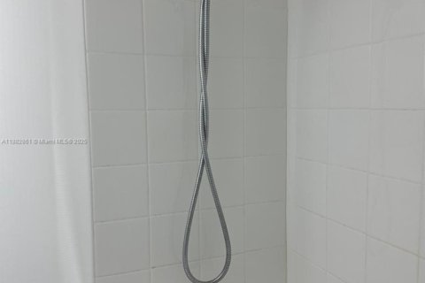 Condominio en alquiler en Fort Myers, Florida, 2 dormitorios № 1941965 - foto 25