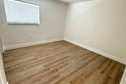 Condominio en alquiler en Fort Myers, Florida, 2 dormitorios № 1941965 - foto 3