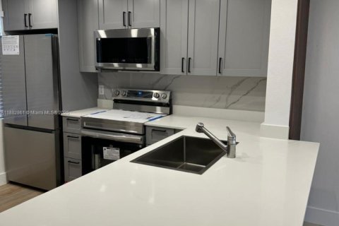 Condominio en alquiler en Fort Myers, Florida, 2 dormitorios № 1941965 - foto 4