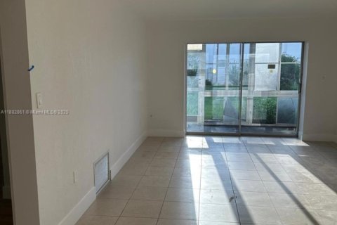 Condominio en alquiler en Fort Myers, Florida, 2 dormitorios № 1941965 - foto 23