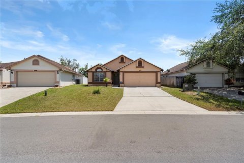 Casa en venta en Kissimmee, Florida, 3 dormitorios, 139.54 m2 № 1900821 - foto 3
