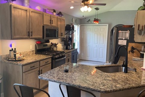 House in Titusville, Florida 3 bedrooms, 136.38 sq.m. № 1740458 - photo 8