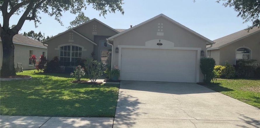 House in Titusville, Florida 3 bedrooms, 136.38 sq.m. № 1740458