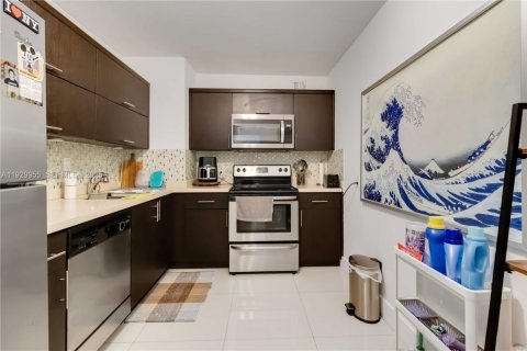 Condo in Sunny Isles Beach, Florida, 2 bedrooms  № 1988870 - photo 8