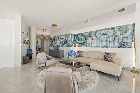 Condo in Tampa, Florida, 3 bedrooms № 2219323 - photo 9