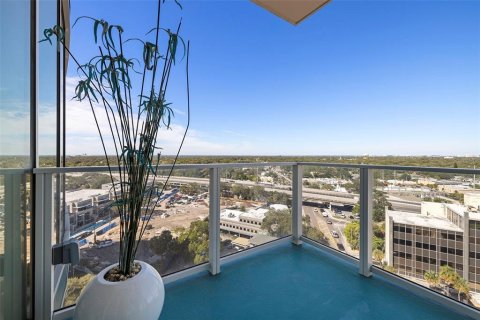 Condo in Tampa, Florida, 3 bedrooms № 2219323 - photo 27