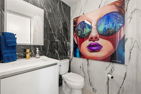 Condo in Tampa, Florida, 3 bedrooms № 2219323 - photo 18