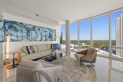 Condo in Tampa, Florida, 3 bedrooms № 2219323 - photo 8