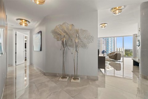Condo in Tampa, Florida, 3 bedrooms № 2219323 - photo 19