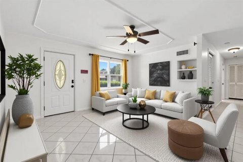 House in Largo, Florida 4 bedrooms, 130.43 sq.m. № 1912142 - photo 3