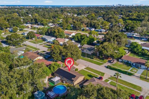 House in Largo, Florida 4 bedrooms, 130.43 sq.m. № 1912142 - photo 28