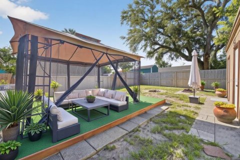 House in Largo, Florida 4 bedrooms, 130.43 sq.m. № 1912142 - photo 5