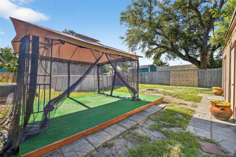 House in Largo, Florida 4 bedrooms, 130.43 sq.m. № 1912142 - photo 21