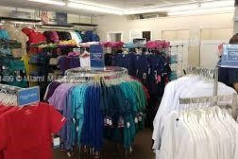 Commercial property in North Palm Beach, Florida № 2048604 - photo 2