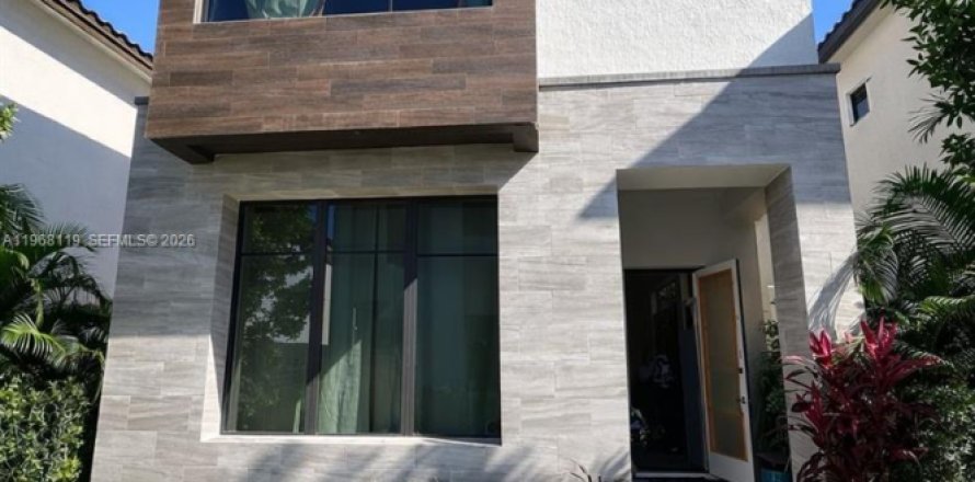 House in Doral, Florida 3 bedrooms, 209.68 sq.m. № 2030599