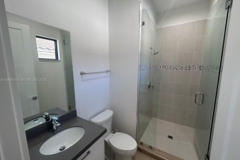 House in Doral, Florida 3 bedrooms, 209.68 sq.m. № 2030599 - photo 20