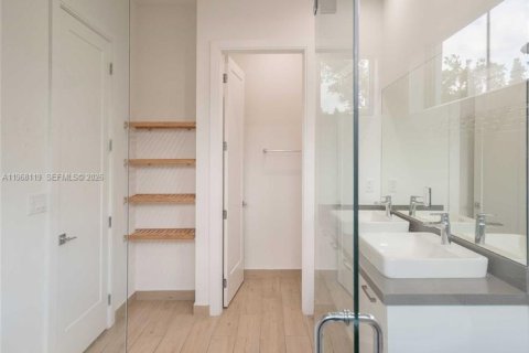 Villa ou maison à vendre à Doral, Floride: 3 chambres, 209.68 m2 № 2030599 - photo 28