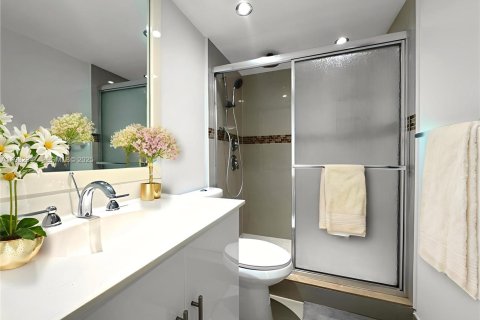 Снять в аренду кондоминиум в Холливуд, Флорида 2 спальни, 116.22м2, № 1991495 - фото 23