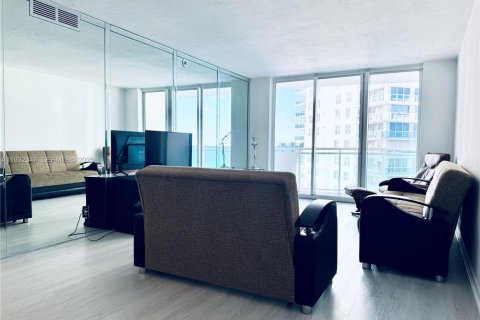 Снять в аренду кондоминиум в Холливуд, Флорида 2 спальни, 116.22м2, № 1991495 - фото 10