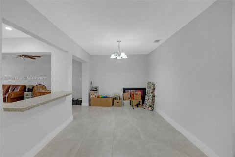 Снять в аренду таунхаус в Хайалиа, Флорида 2 спальни, 107.86м2, № 2069450 - фото 12