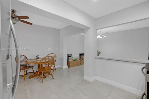 Снять в аренду таунхаус в Хайалиа, Флорида 2 спальни, 107.86м2, № 2069450 - фото 10